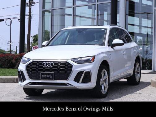 Glacier White Metallic 2023 Audi Q5 45 S line Premium Plus