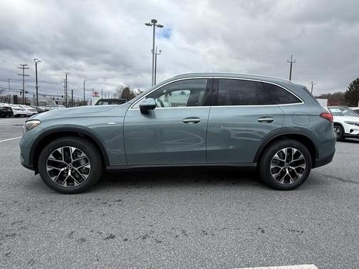 2025 Mercedes-Benz GLC 350e Base
