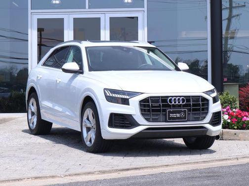 Glacier White Metallic 2023 Audi Q8 55 Premium Plus