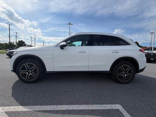 Polar White 2026 Mercedes-Benz GLC 300 4MATIC