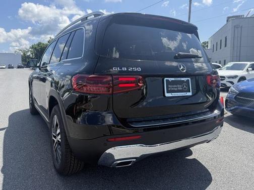 2025 Mercedes-Benz GLB 250 4MATIC