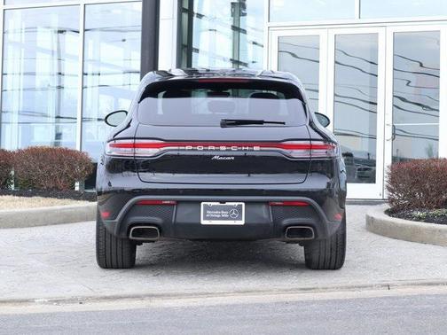 2022 Porsche Macan Base