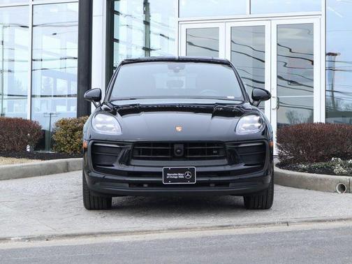 2022 Porsche Macan Base