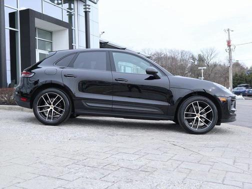 2022 Porsche Macan Base