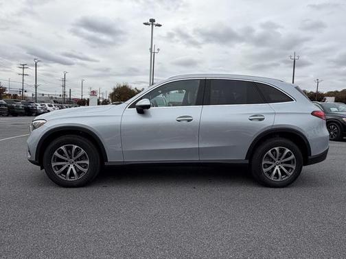 2026 Mercedes-Benz GLC 300 4MATIC