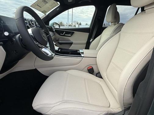 2025 Mercedes-Benz GLC 350e Base