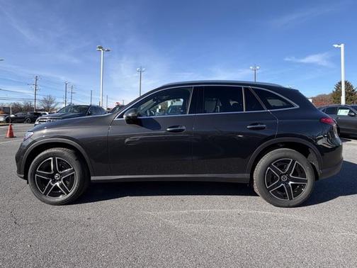 2026 Mercedes-Benz GLC 300 4MATIC