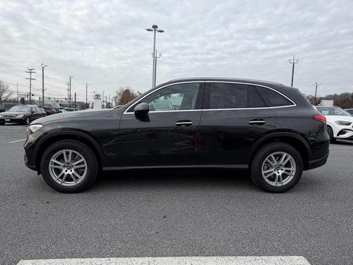 2026 Mercedes-Benz GLC 300 4MATIC