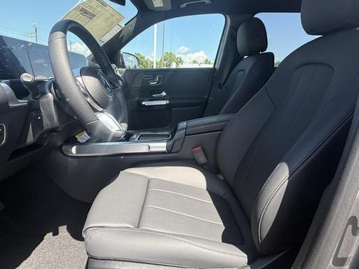 2025 Mercedes-Benz GLB 250 4MATIC