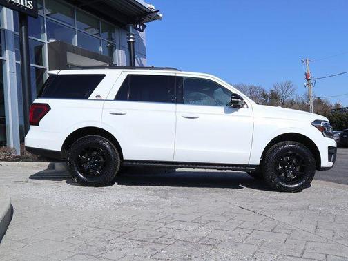 Star White Metallic Tri-Coat 2023 Ford Expedition Timberline