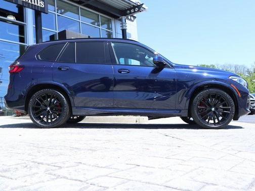 2022 BMW X5 M50i
