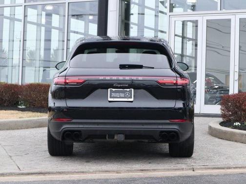 2023 Porsche Cayenne Platinum Edition
