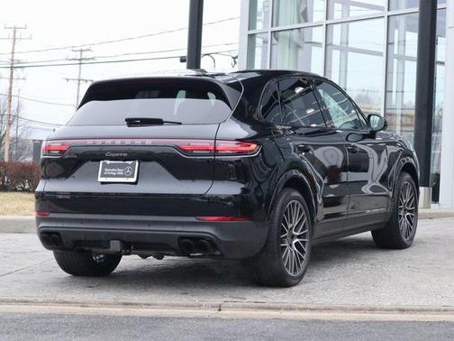 2023 Porsche Cayenne Platinum Edition