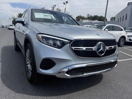 2026 Mercedes-Benz GLC 300 4MATIC