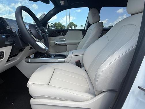2025 Mercedes-Benz GLB 250 4MATIC