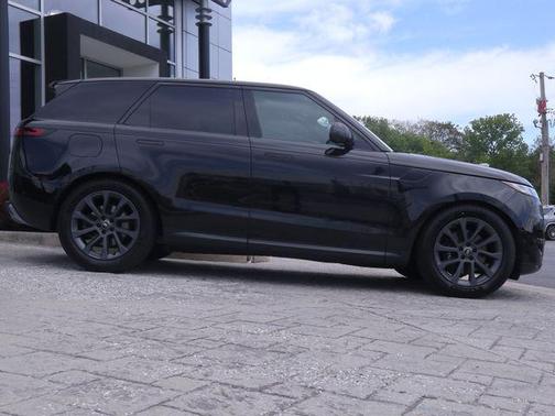 Santorini Black Metallic 2024 Land Rover Range Rover Sport SE