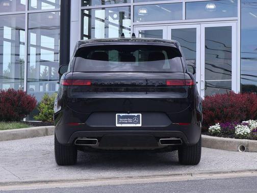 Santorini Black Metallic 2024 Land Rover Range Rover Sport SE