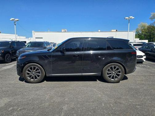 Santorini Black Metallic 2024 Land Rover Range Rover Sport SE