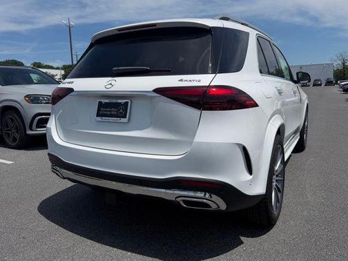 Moonlight White 2026 Mercedes-Benz GLE 450 4MATIC