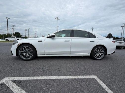 Moonlight White 2027 Mercedes-Benz S-Class S 580 4MATIC