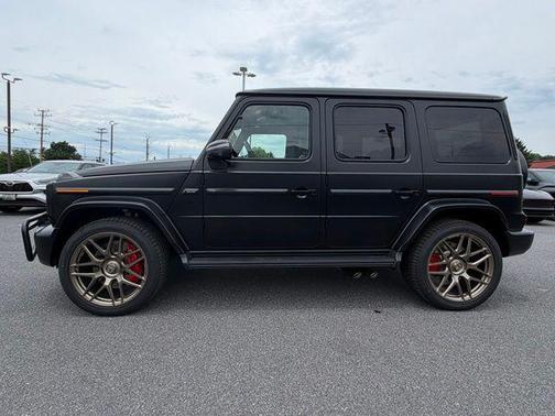 Black 2027 Mercedes-Benz AMG G 63 Base