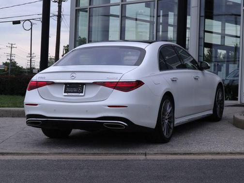 MANUFAKTUR Moonlight White Magno 2024 Mercedes-Benz S-Class 4MATIC