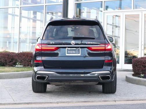 2022 BMW X7 M50i