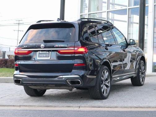 2022 BMW X7 M50i