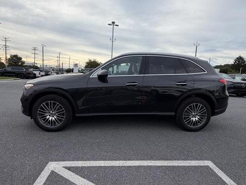 2026 Mercedes-Benz GLC 300 4MATIC
