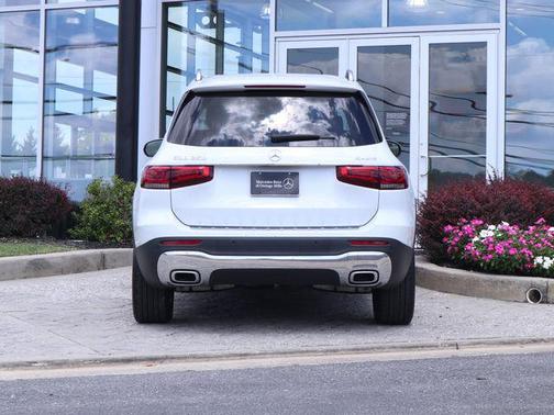 White 2023 Mercedes-Benz GLB 250 4MATIC