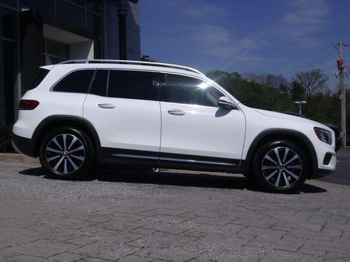 Polar White 2023 Mercedes-Benz GLB 250 4MATIC