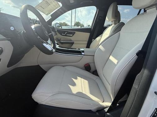 2025 Mercedes-Benz GLC 350e Base
