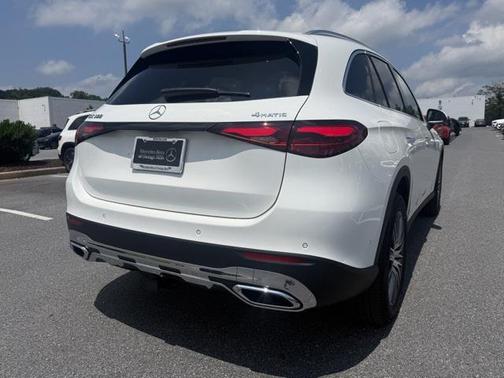 2025 Mercedes-Benz GLC 300 4MATIC