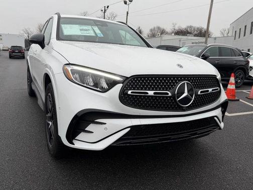 Moonlight White 2026 Mercedes-Benz GLC 300 4MATIC