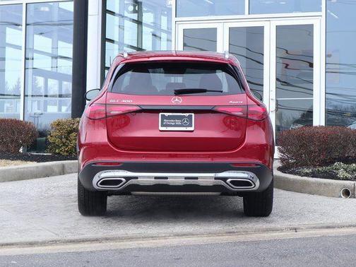 MANUFAKTUR Patagonia Red Metallic 2025 Mercedes-Benz GLC 300 4MATIC