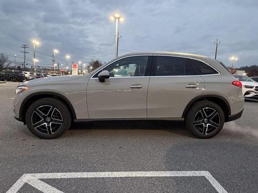 2026 Mercedes-Benz GLC 300 4MATIC