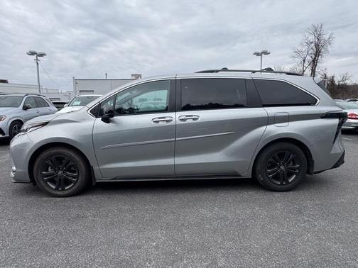 2024 Toyota Sienna XSE 7 Passenger