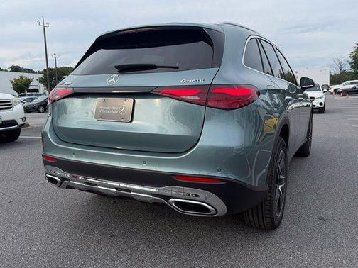 Verde Silver Metallic 2027 Mercedes-Benz GLC 300 4MATIC