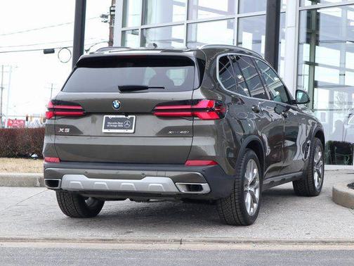 Manhattan Green Metallic 2025 BMW X5 xDrive40i