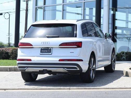 2024 Audi Q7 55 Premium Plus