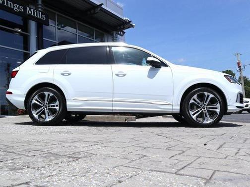2024 Audi Q7 55 Premium Plus