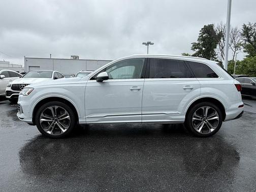 2024 Audi Q7 55 Premium Plus