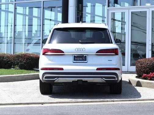 2024 Audi Q7 55 Premium Plus