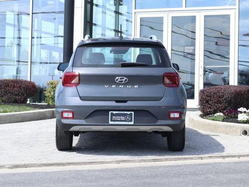 Ecotronic Gray 2023 Hyundai VENUE Limited