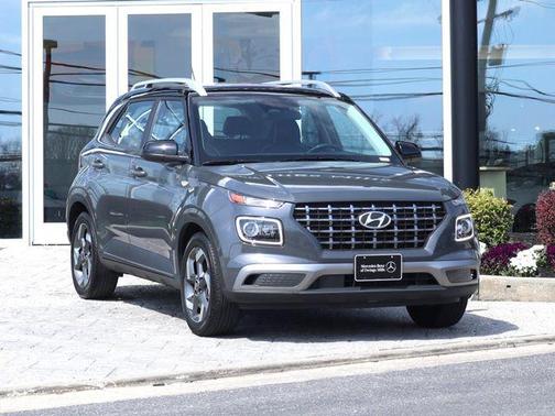 Ecotronic Gray 2023 Hyundai VENUE Limited