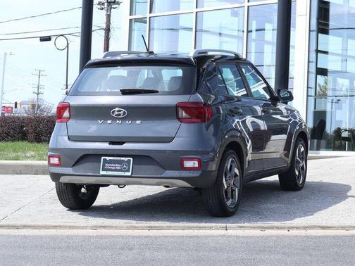 Ecotronic Gray 2023 Hyundai VENUE Limited