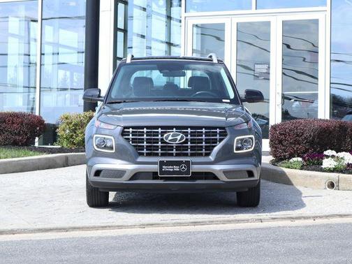 Ecotronic Gray 2023 Hyundai VENUE Limited