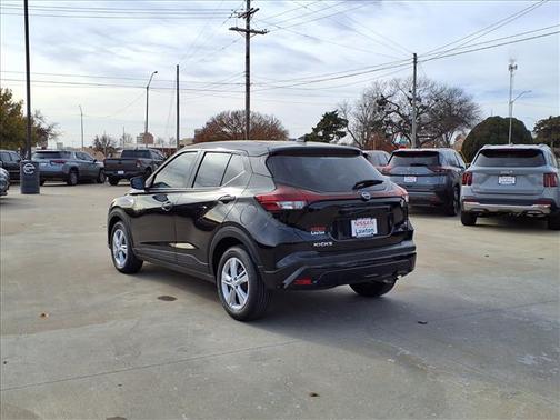 2025 Nissan Kicks S