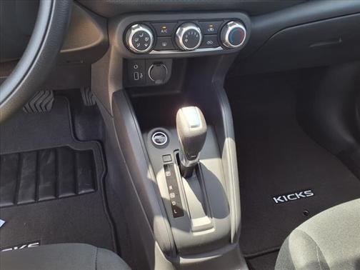 2025 Nissan Kicks S
