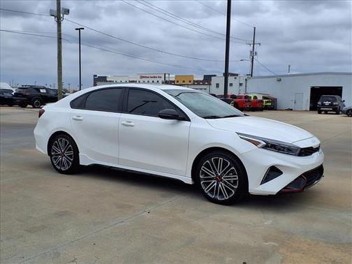 Snow White Pearl 2023 Kia Forte GT